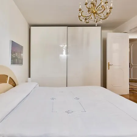 Villa Gary