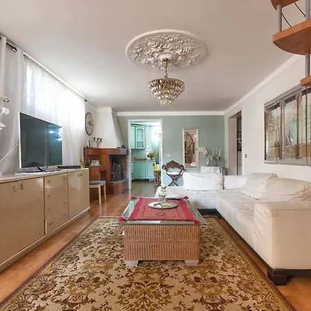 Villa Gary